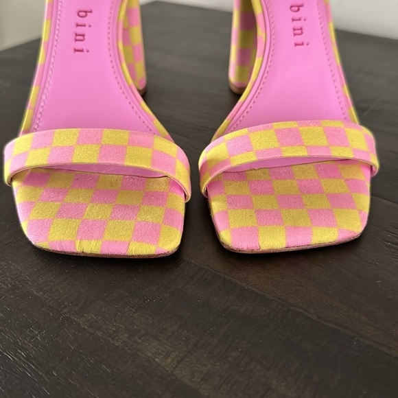 GIANNI Bini New Pink Barbie Y2K Heel Sandals Square Toe 6 NWT - Picture 5 of 9